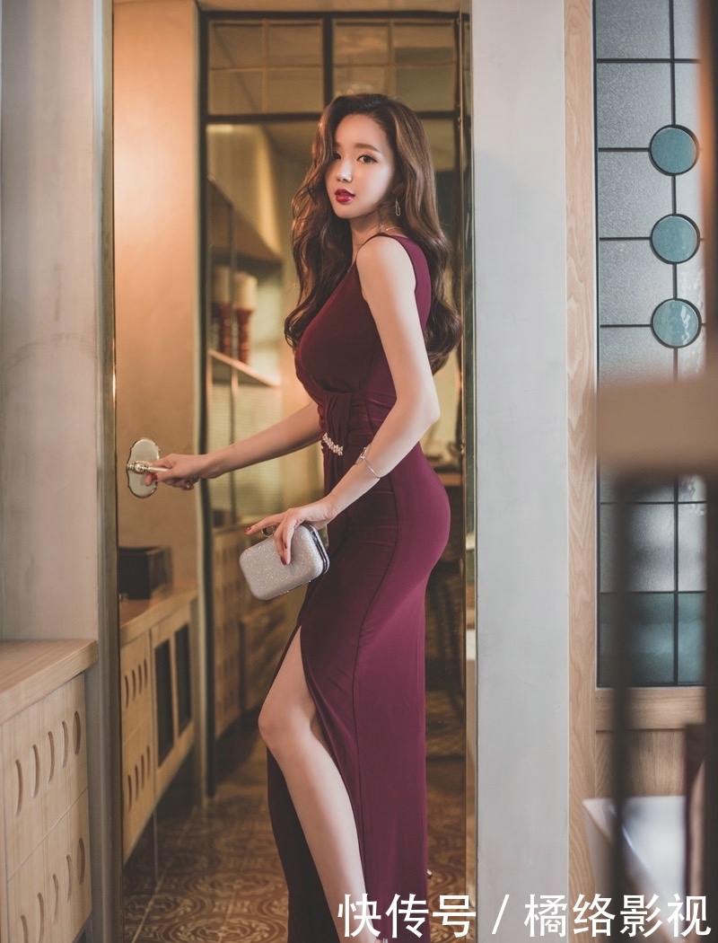 [ 说不出]有一种说不出的魅力，长发如波浪一般滑腻柔软