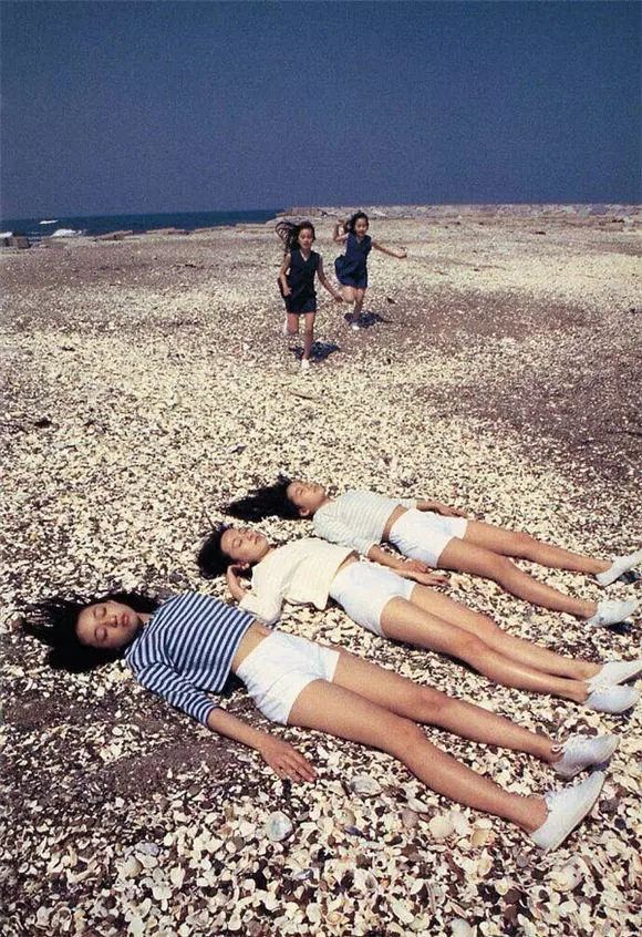 1997年日本女孩罕见老照片:有一现象让人不寒而栗，图5像恐怖片