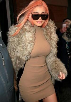 卡戴珊家族的掌上千金，这体格就犹如“大水牛”