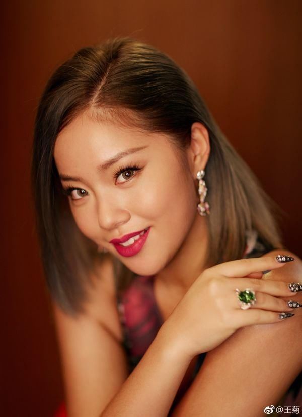 天呐| 菊姐瘦了以后美成这样,我看以后谁敢说一白遮百丑!