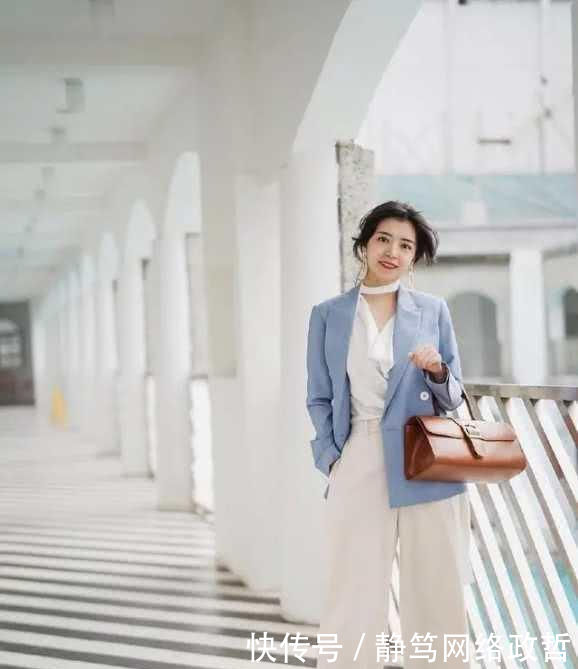  「适合」2020年开春“西服”大火！搭配牛仔裤裙装都好看，女生都适合