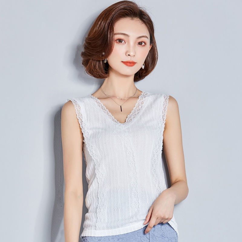 入秋后，会打扮的女人都不穿裙子了，眼光超好，相中这么美的小衫