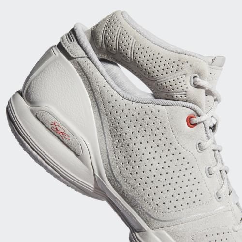  「玫瑰图案」Adizero Rose 1：德里克?罗斯个人第一双签名篮球鞋正式复刻发售