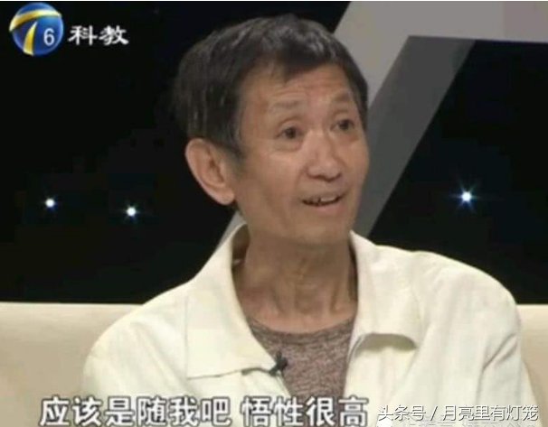 毛晓彤生父声讨她，知情人曝此事另有隐情，网友:贵圈黑到不敢想