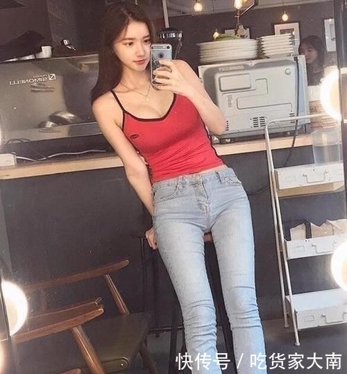  『自信』华丽典雅的高跟鞋美女，展现出自信的女人味
