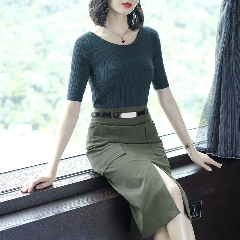 玲珑曲线别浪费!好身材一定别穿长裤,老婆穿这修身裙美腻了