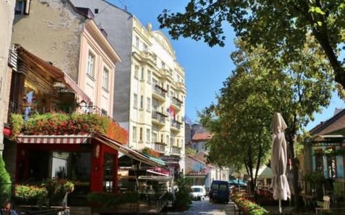 首个对中国免签的欧洲国家，中文随处可见，被称为第二个“巴铁”