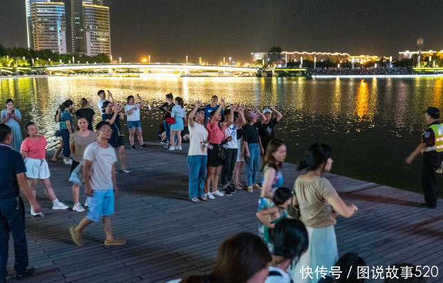  [玉米]郑州最洋气大楼有个最“土”名字，当初只随便叫叫，最后