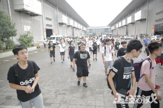 CJ2018：穿什么去看展不会踩雷？现场百分之八十的人这样选！