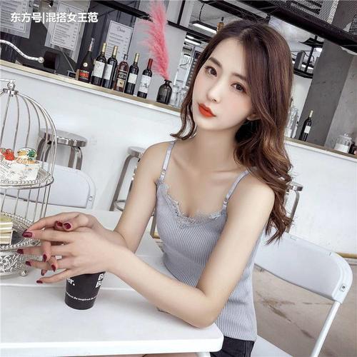 俏皮不失柔情，清凉透气的小背心调皮可爱