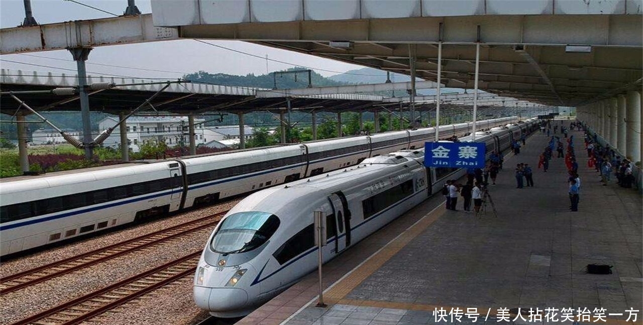 我国未来的超级高铁：到站不停车乘客就能上下车，太震撼了！