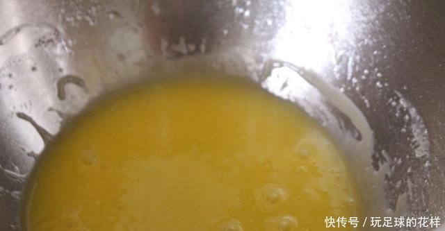  喜欢■年纪轻轻就一头白发这吃食坚持吃，头发乌黑靓丽，比护发素还好