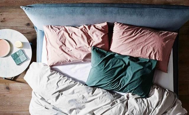 脸上螨虫“做巢”，会有4大表现，夏天除螨用3招，除粉刺消痘痘