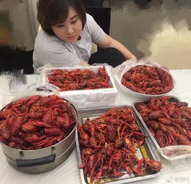 继baby之后，又一女星假吃被吐槽，他们才是娱乐圈的下饭达人