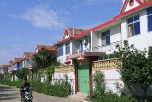  [扶贫]国家“免费”分的扶贫房，才住了一年，为什么就有农民想