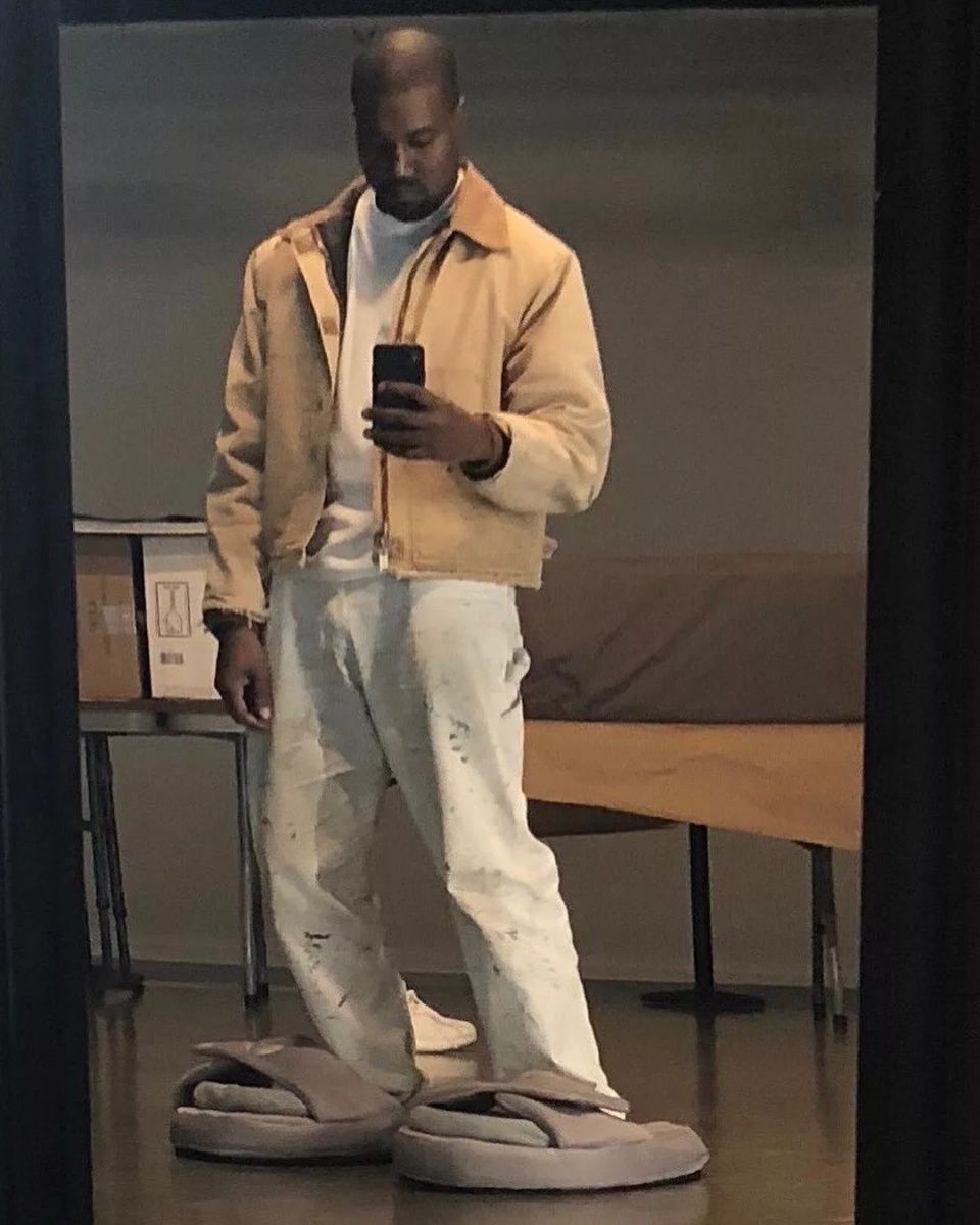 侃爷也有少女心，卡戴珊公布夜光350甜蜜由来|每周剁手