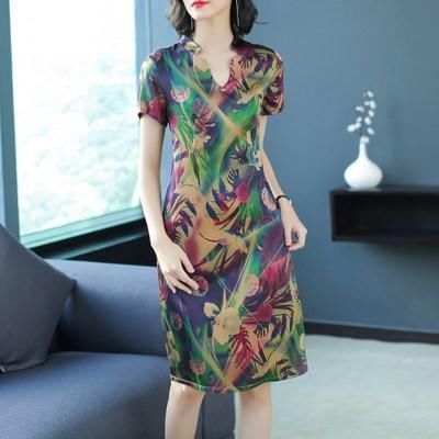 刚上市的印花“香云纱裙”，高雅华丽又显瘦，穿起来超美更有档次