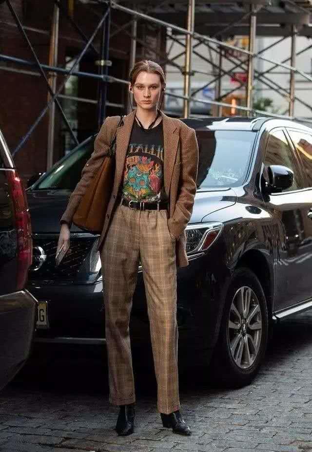  【迷恋】穿裙子没气质？换条裤子让你气质提升，别再迷恋裙装了