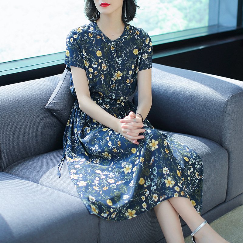 不是我吹，自从70后妈妈买了这几身穿上，出门还从来没人叫她大妈