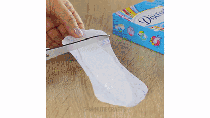 她往高跟鞋里放了这个,怎么走都不磨脚,女生需知的小窍门!