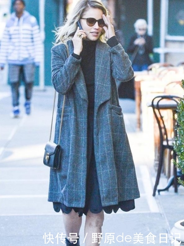  『很火』最近流行很火的一款“格纹大衣”，保暖又时髦，谁说早春不能穿
