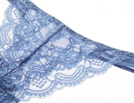 现在的女人真心有够大胆的!出门就穿这“开挂”文胸，美到不行