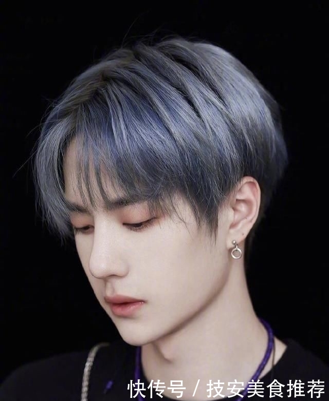  「发廊」黄明昊李振宁撞发色！到底是时尚潮男还是发廊洗剪吹？很明显