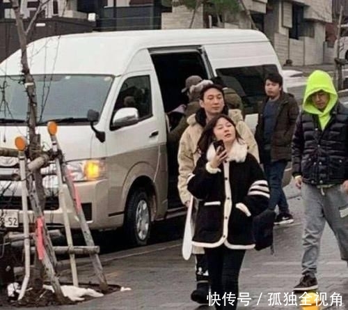 『正脸』王思聪新女友正脸照清纯甜美,经历风波后,连女友也换了新风格