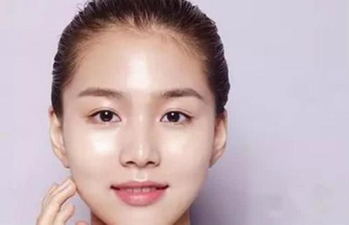 女生用盐水洗脸,皮肤真的会变好吗?注意这几点,颜值能拉高一倍