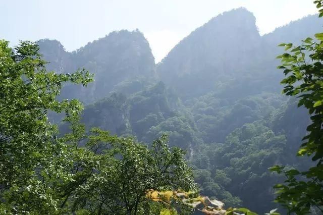 秦岭深藏敢与九寨沟媲美的地方！有条惊艳的自驾公路