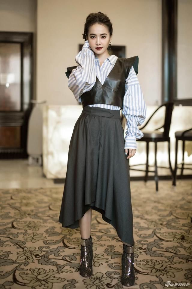 蔡依林厉害了！把鞋当成裤子穿，到底是真时尚还是真土