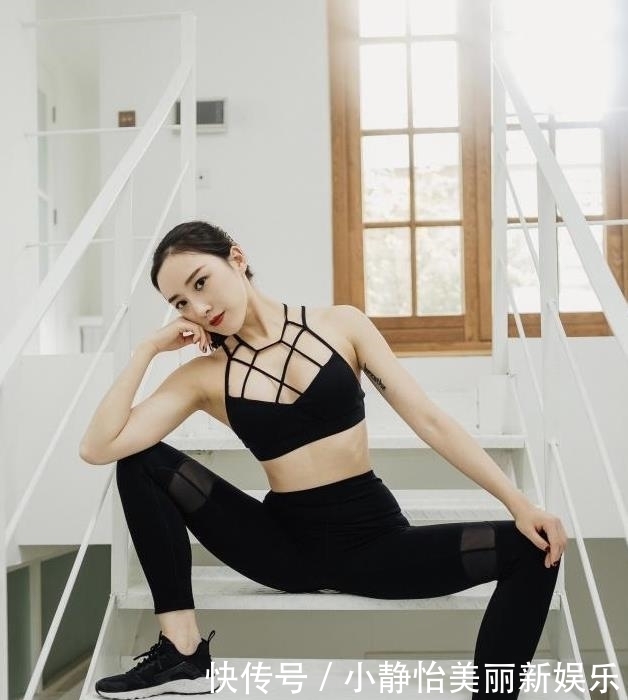  #舒适#打底裤的穿着随意舒适，优雅不失别致美感