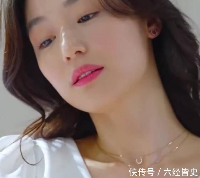  『完美』完美驾驭“死亡芭比粉”的两个女人，一个颜值超高，一个气场超强