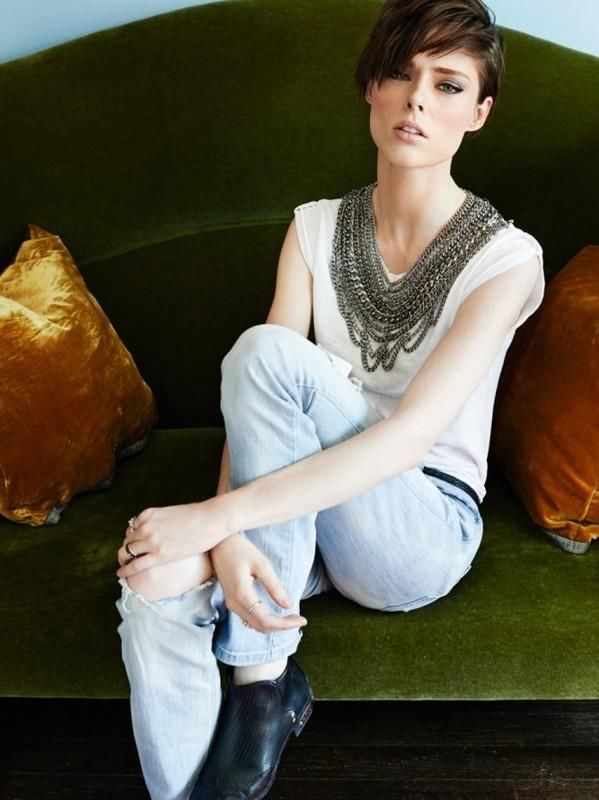 “平价”vs“高级” 她们佩戴的首饰，一月买三次都不破产，但件