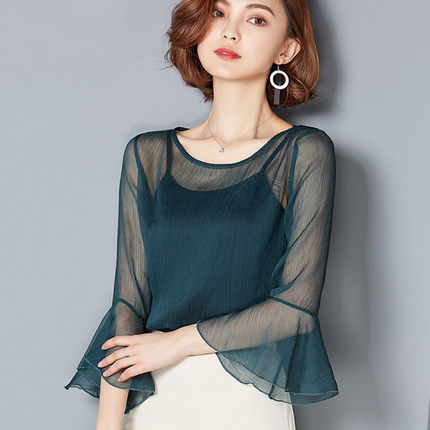 姐姐穿着这些上衣真的非常精致显年轻，我忍不住都要买