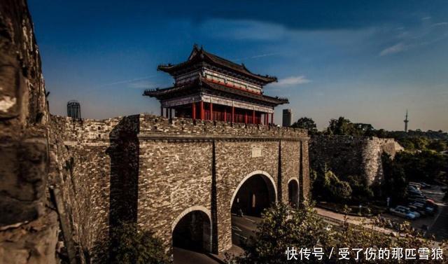 明明■明明没有水泥,为何明城墙600年还能坚不可摧看看砖头下面