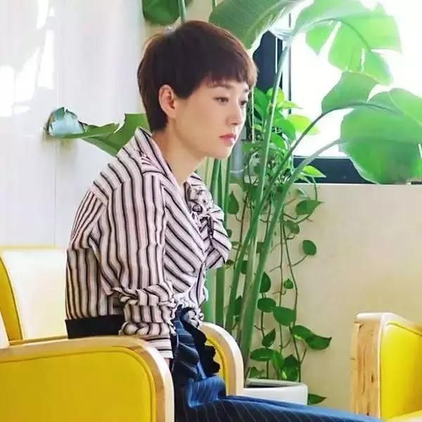 女生穿衬衫塞不塞裤子？别纠结，看看马伊琍，杨颖为你正确示范