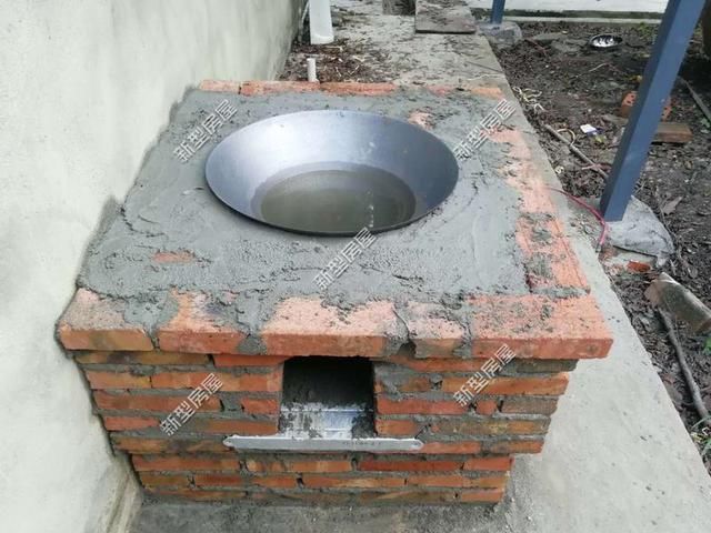 请村里的泥水匠花600砌了个灶台，大家看看手艺怎么样？