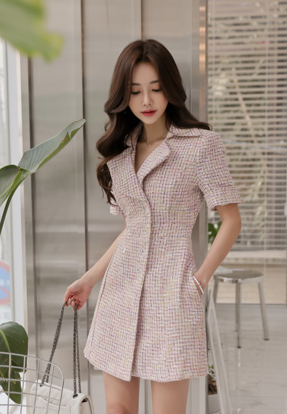 女神孙允珠，紫砂红豆纹理清雅甜蜜西装裙