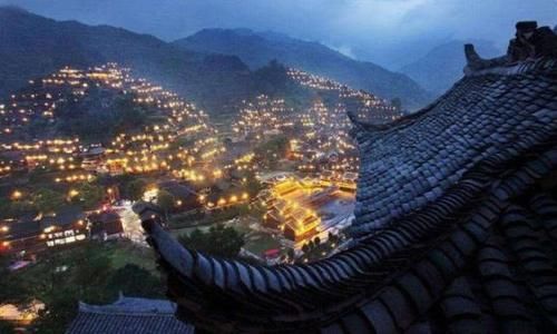  我国：曾是我国最“穷”省份之一：如今却成功逆袭，高铁飞机全