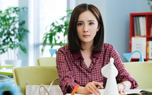 少女幂出席活动,下半身惊艳众人,网友惊呼:刘恺威真幸福