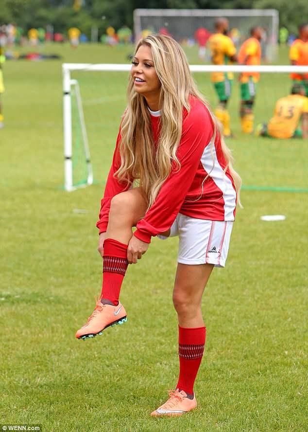 英格兰足球氛围浓啊 加斯科因31岁继女助阵世