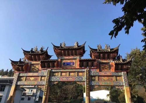 2-3天自驾!泡四川最大的瀑布温泉,现在去正好!