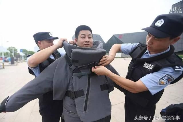 悍!拆弹部队护甲强度远超过想象,大口径子弹也