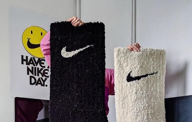  『最长』可能是世界上最长的 Nike 鞋和袜子，原来长这样！