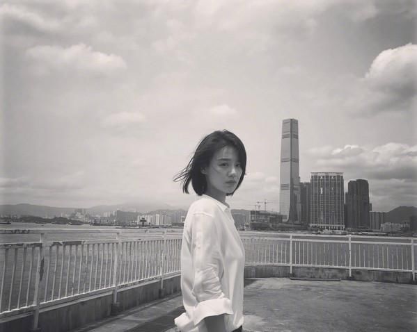 俏皮可爱又优雅妩媚！《潮我看齐》之马思纯：难道只用简单的笑容