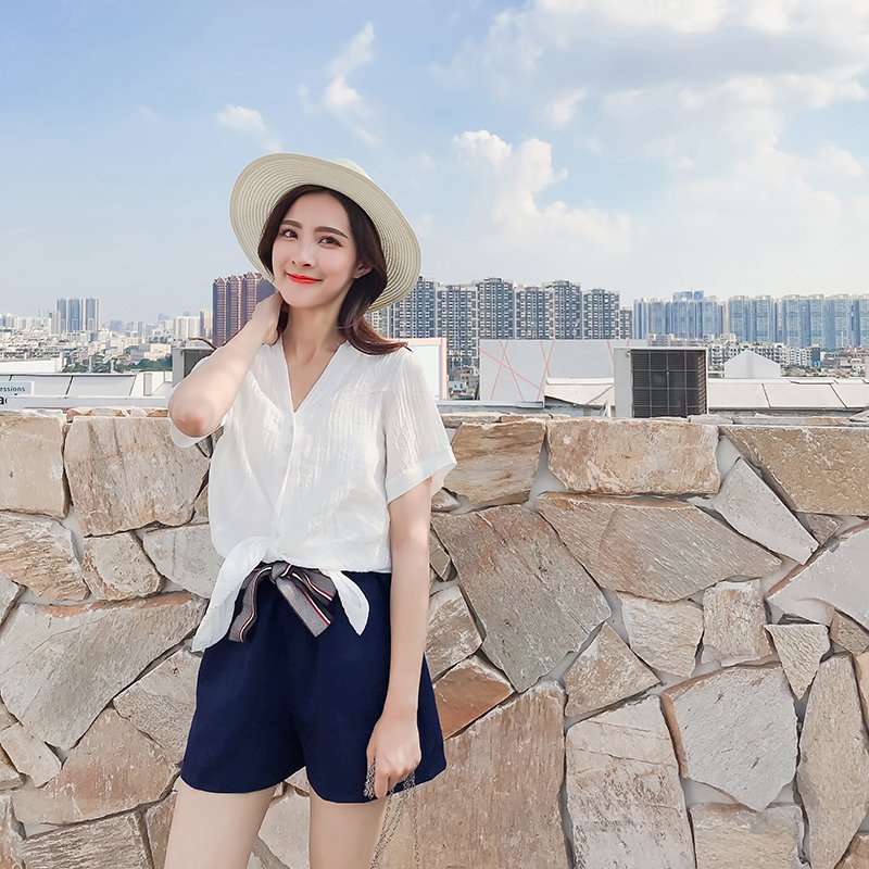 老婆身高152，从不穿高跟鞋，短款套装+小白鞋，洋气显高挑