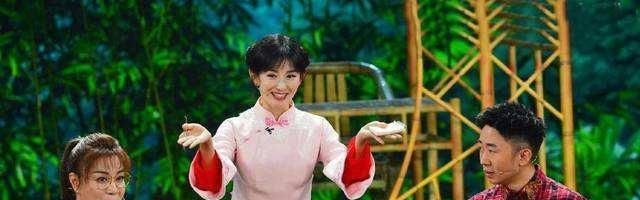  『谢娜』曾因长得丑上台领奖被拒，今年却登上春晚舞台，杨迪是怎么红的？