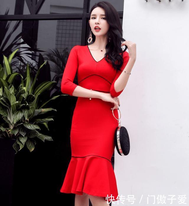 #鱼尾裙#奔三的女人最好别穿打底裤,俗气!今秋流行这样打扮,优雅显气质