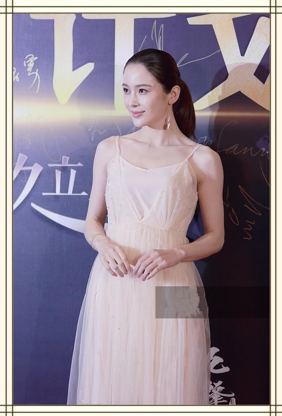 当23岁徐璐同台27岁赵韩樱子，才知道少女脸与成熟脸的差距有多大